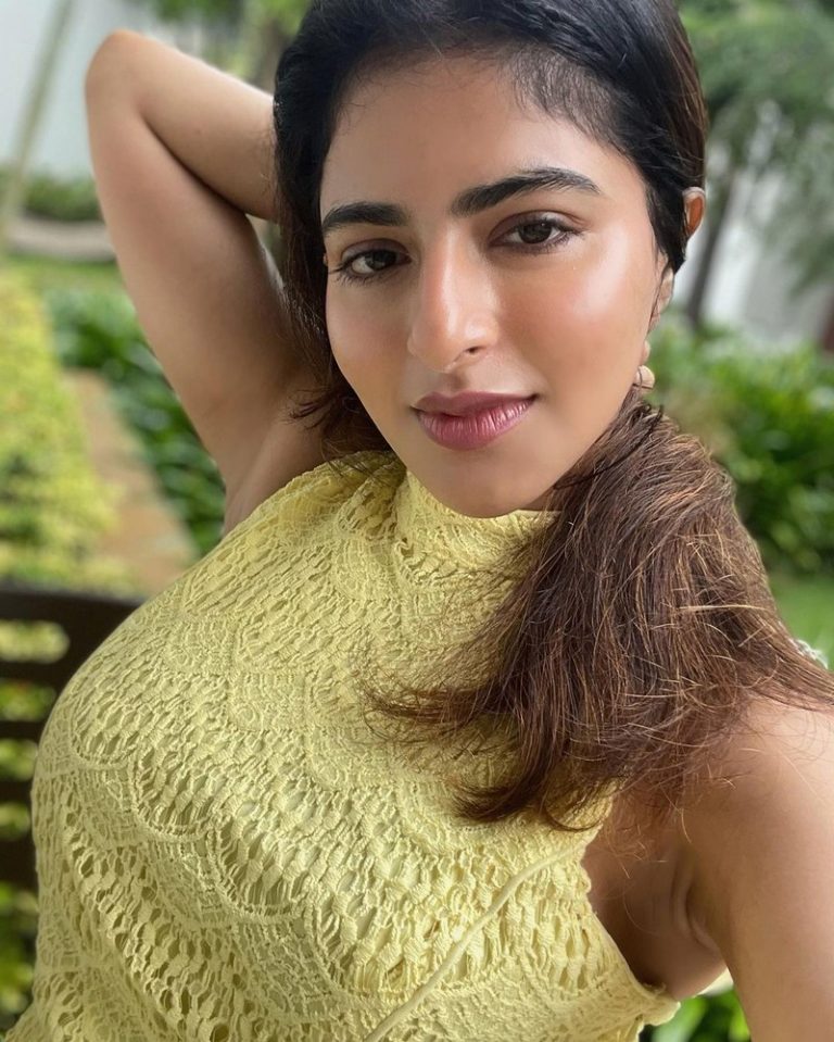 Actress iswarya menon hot stills close up glamour photos