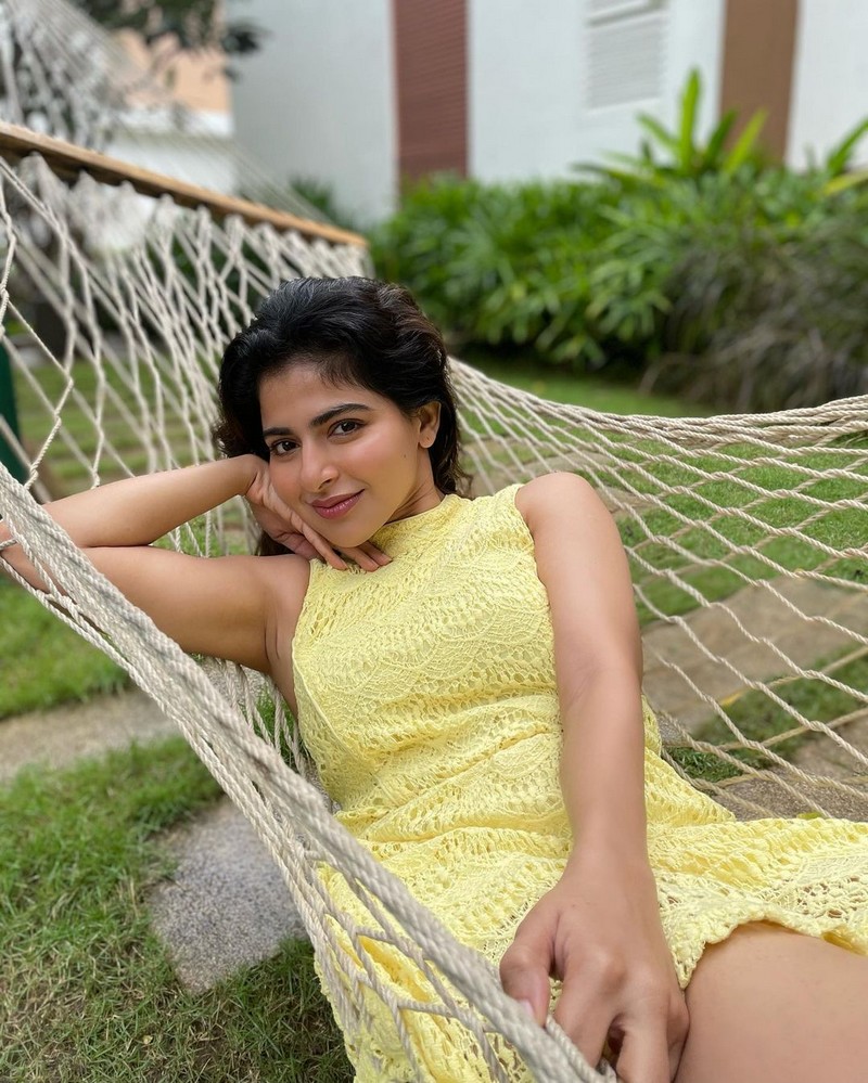 Actress iswarya menon hot stills close up glamour photos