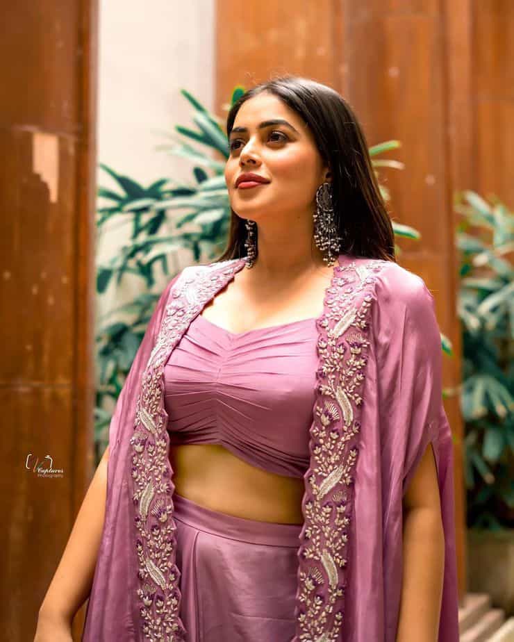 Actress poorna hot photos in purple varied modern dress