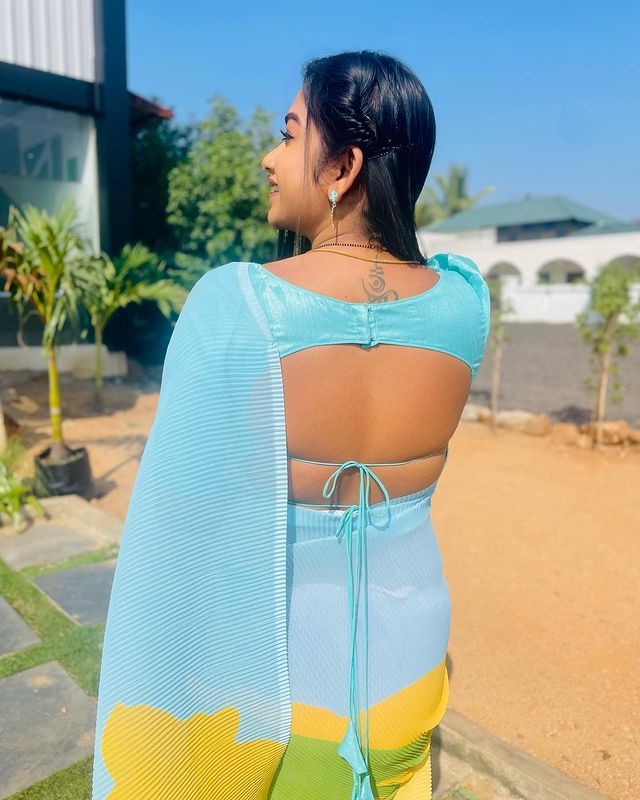 Actress preethi sharma hot photos in open neck blouse