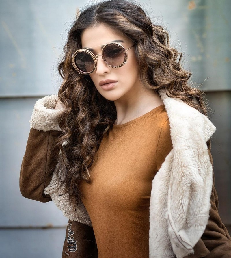 Actress rai lakshmi hot photos in brown tops without pant