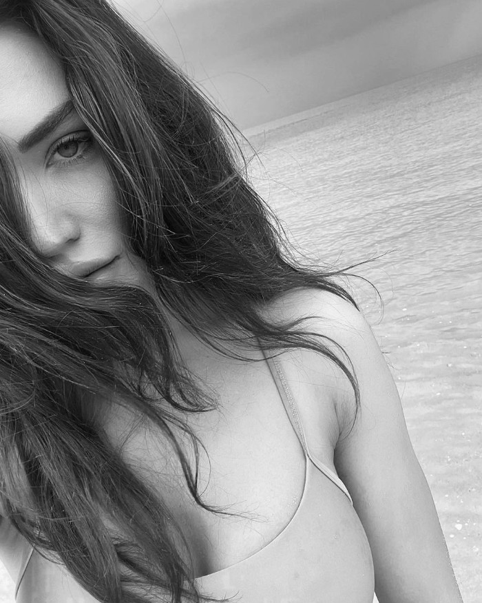 Actress amy jackson hot photos in glamour dress