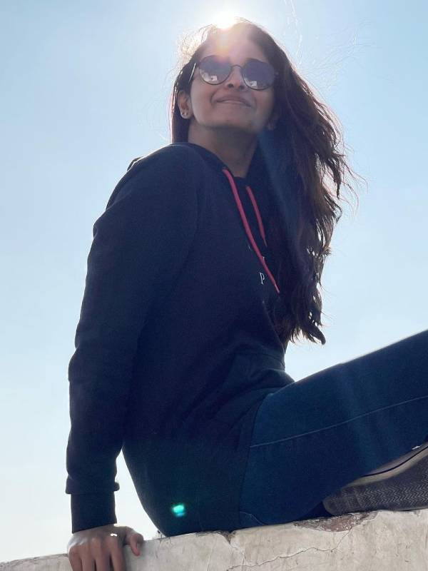 Actress priya bhavani shankar hot photos in black modern dress