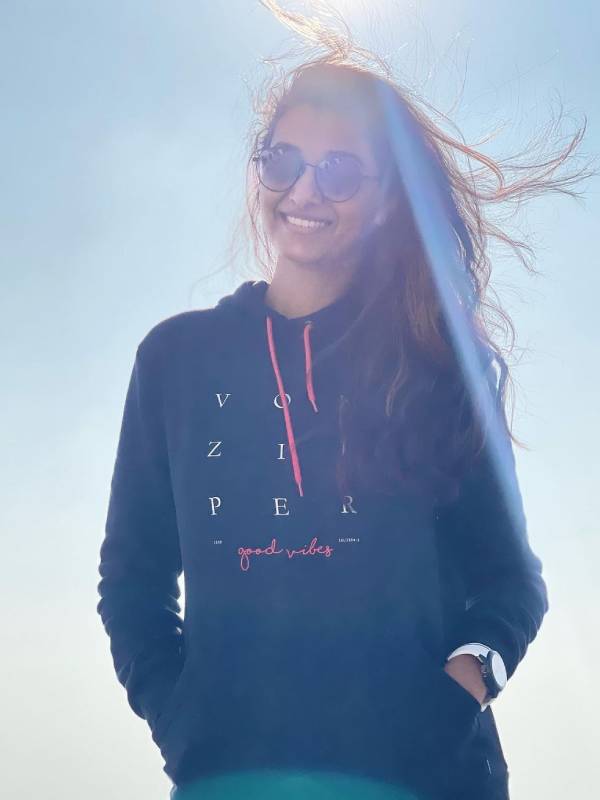 Actress priya bhavani shankar hot photos in black modern dress