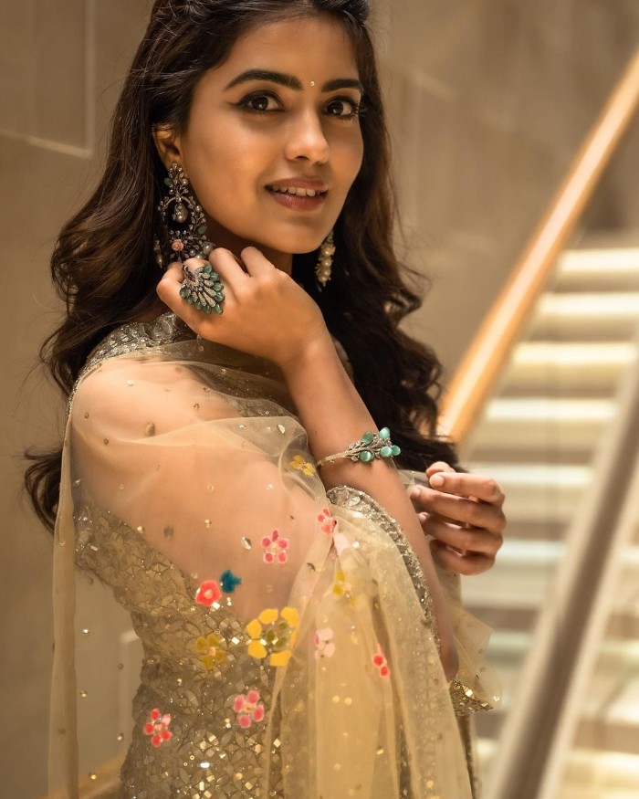 Actress amritha aiyer hot photos in traditional dress