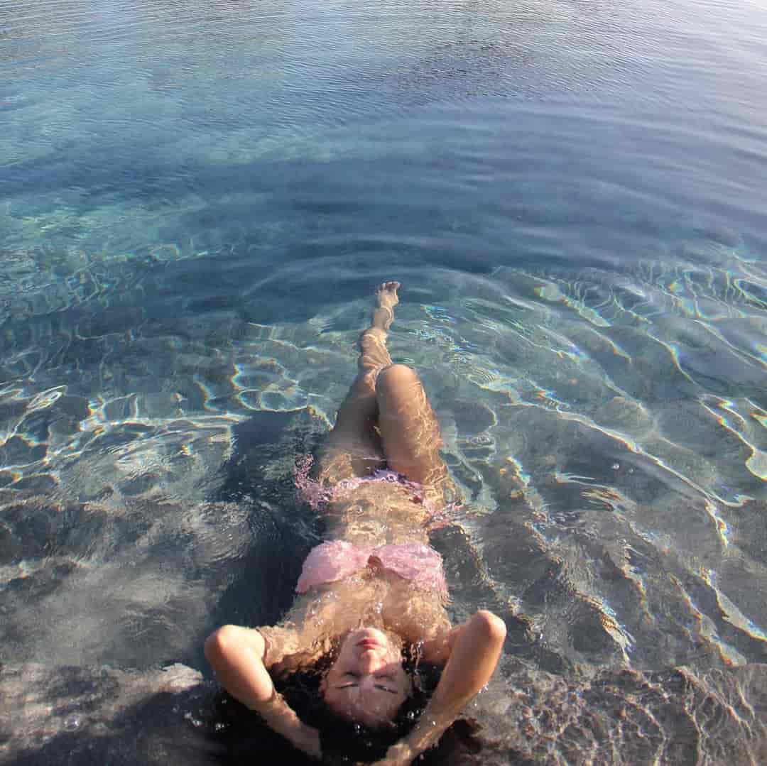 Actress disha patani hot bikini photos