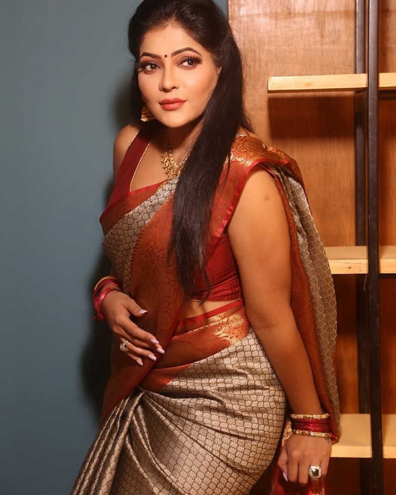 Actress reshma pasupuleti hot photos in saree
