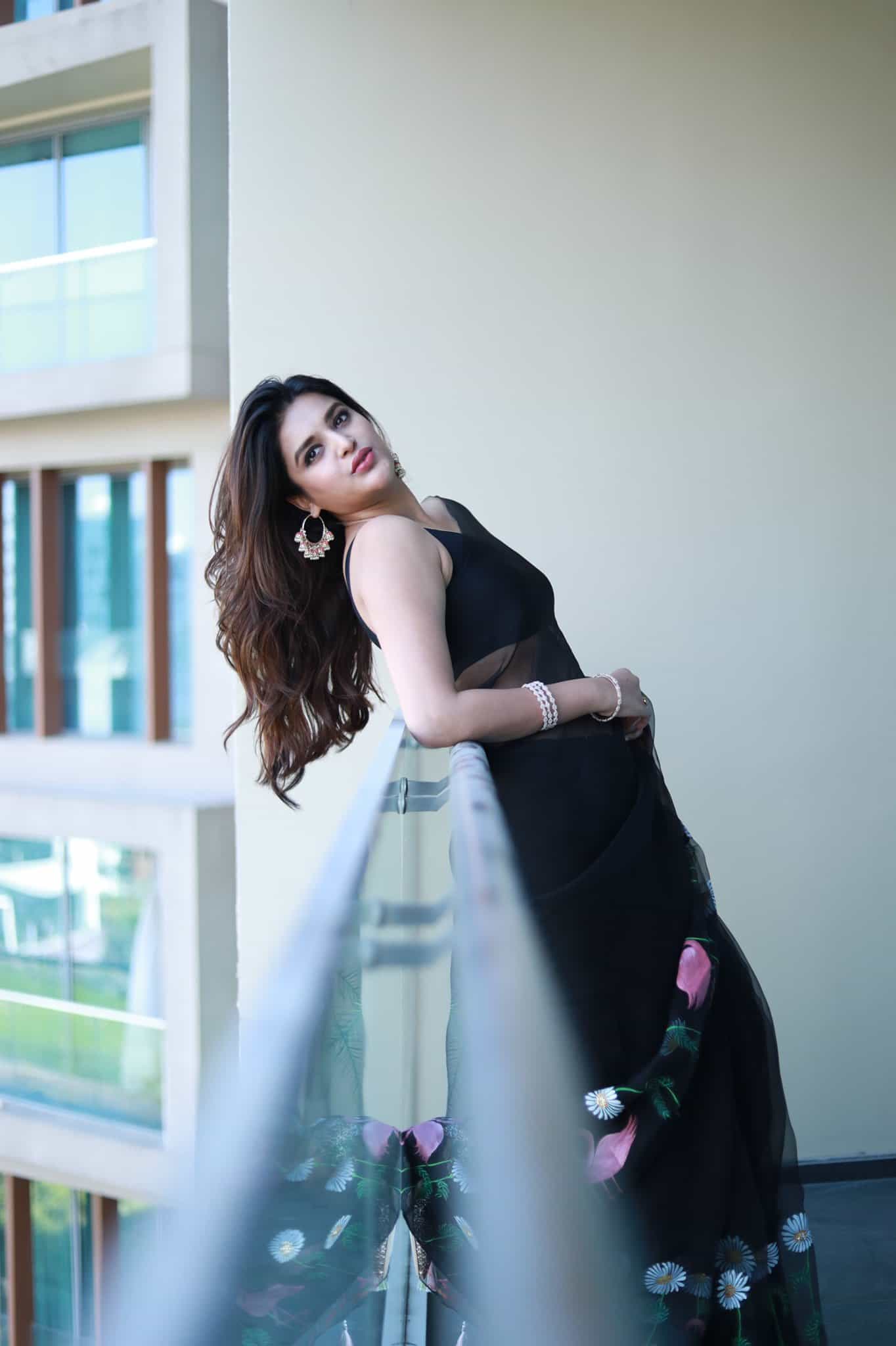 Actress nidhi agarwal hot photos in transparent saree and half blouse