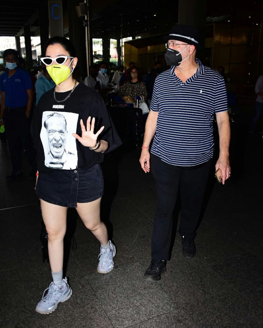 Actress tamanna bhatia hot photos in glamour dress in public