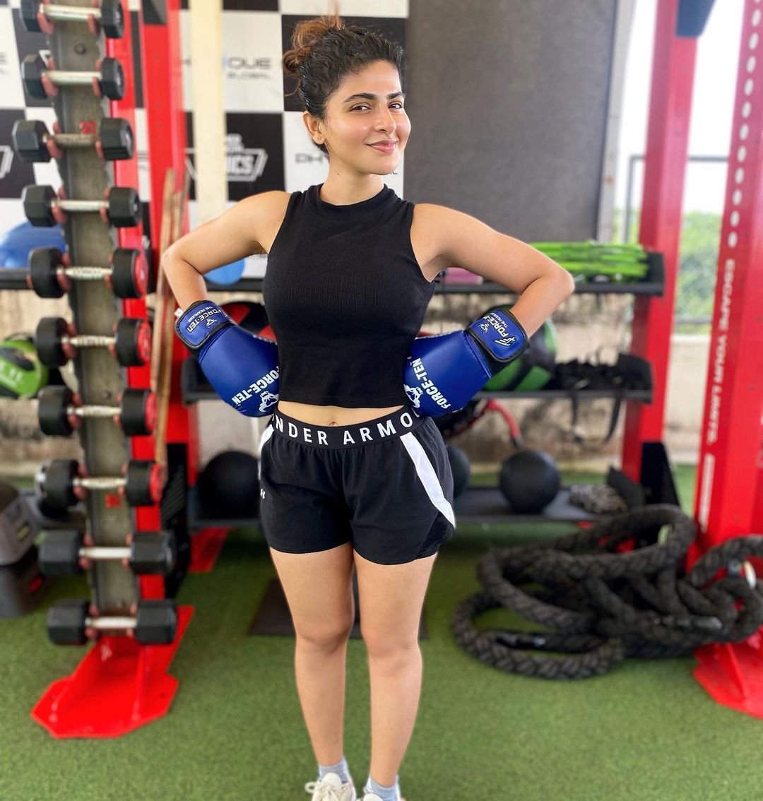 Actress iswarya menon hot gym photos getting viral