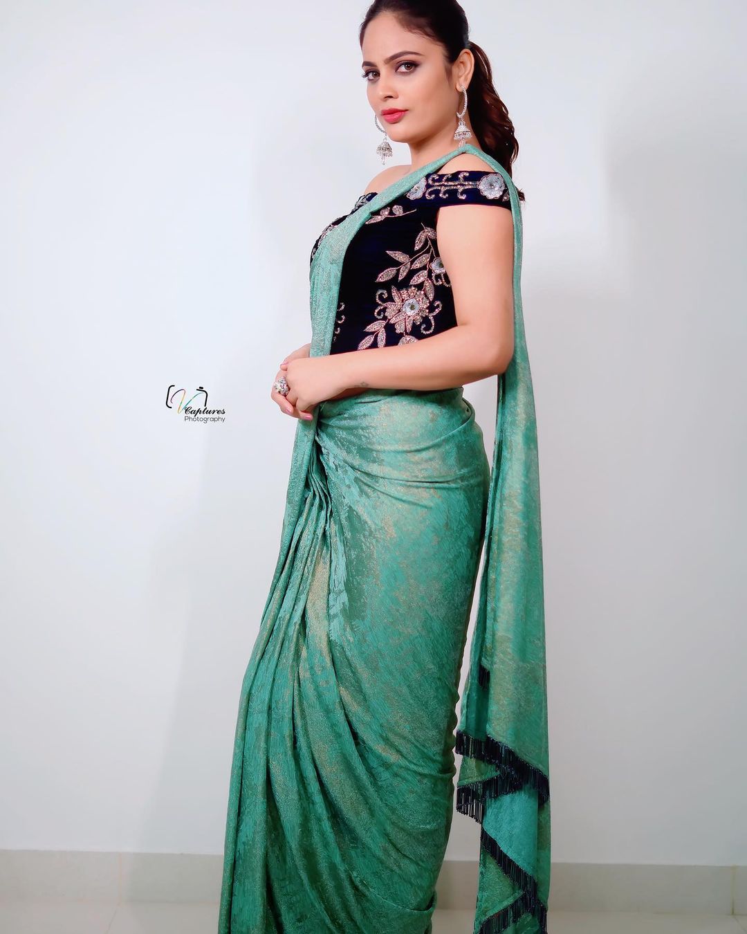 Actress nandita swetha hot photos in saree goes viral