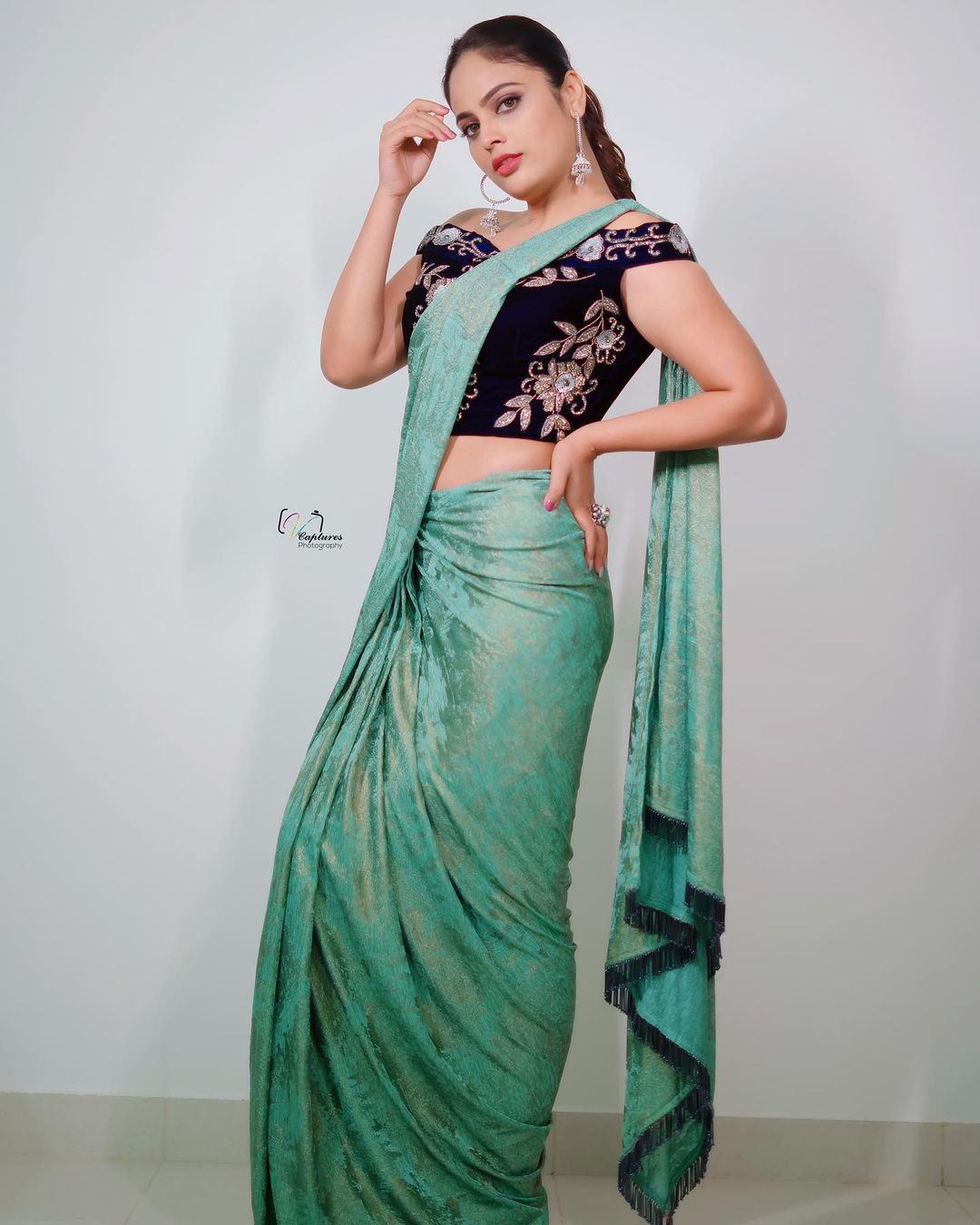 Actress nandita swetha hot photos in saree goes viral
