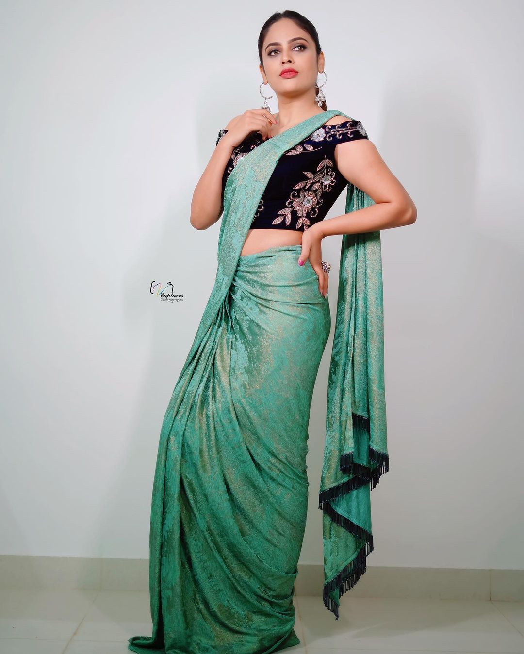 Actress nandita swetha hot photos in saree goes viral