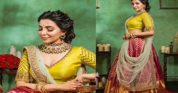 Actress parvati nair hot photos in green dress