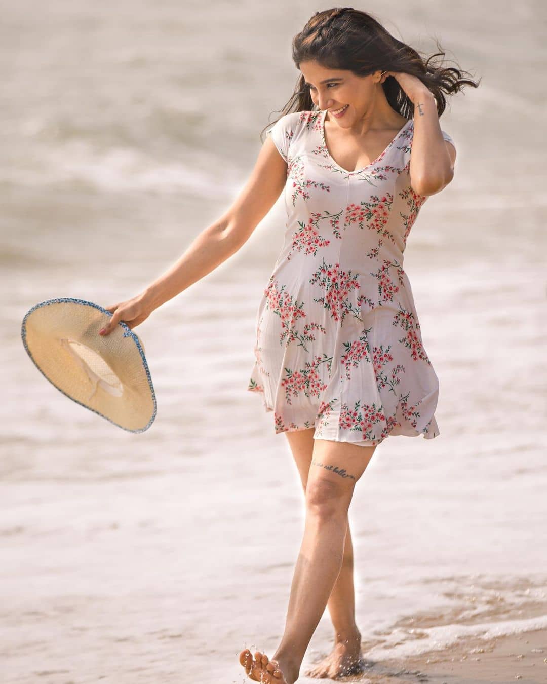 Actress sakshi agarwal hot short gown photoshoot