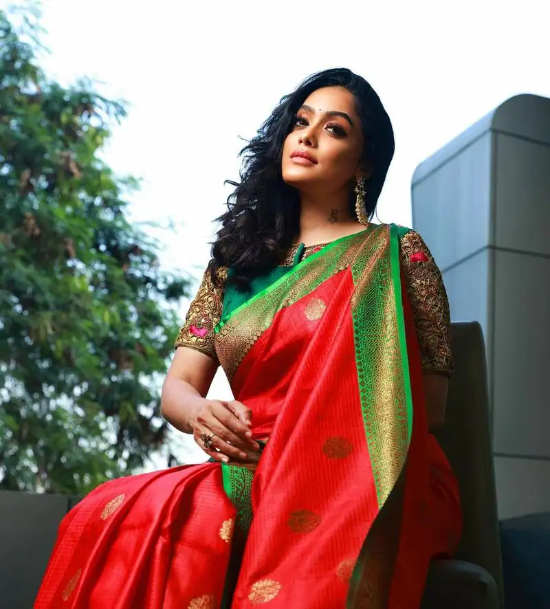 Bigg boss abirami venkatachalam hot photos in traditional saree goes viral on internet