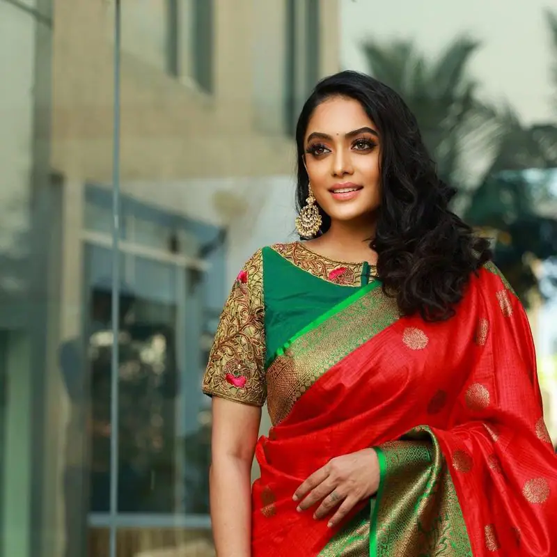 Bigg boss abirami venkatachalam hot photos in traditional saree goes viral on internet