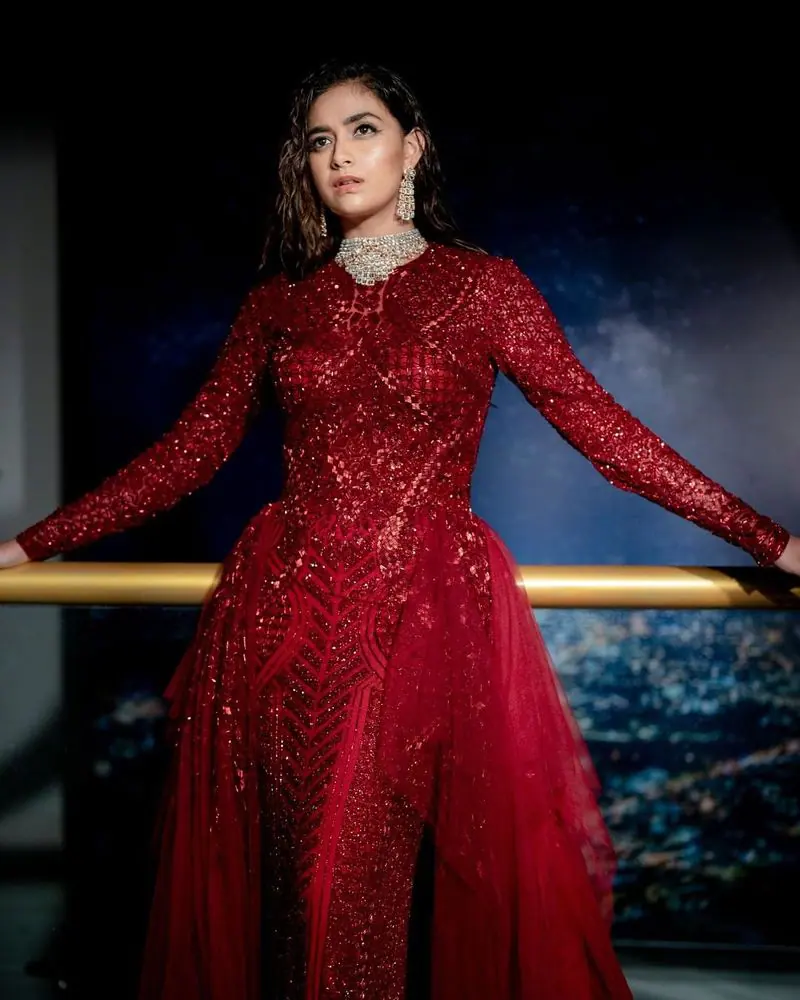 Actress keerthy suresh hot photos in red long frock