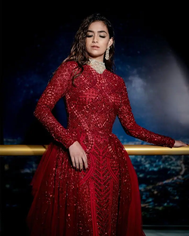 Actress keerthy suresh hot photos in red long frock