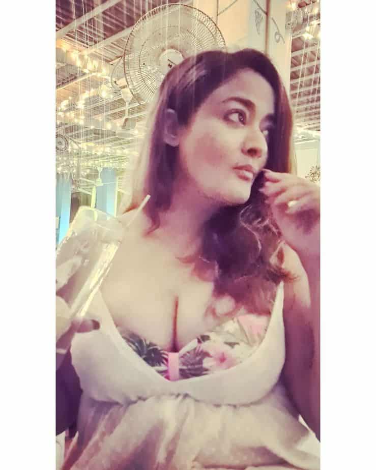 Actress kiran rathod hot photos in dress showing glamour