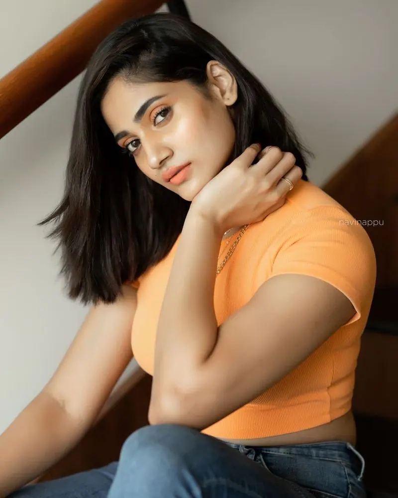 Bigg boss losliya hot latest photos in orange dress