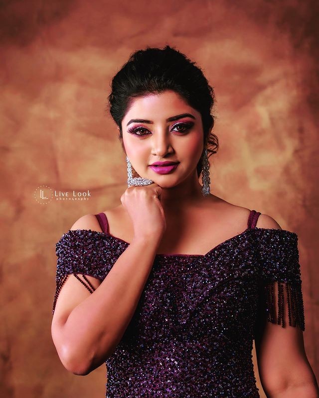 Serial actress mahalakshmi hot latest photoshoot in frock