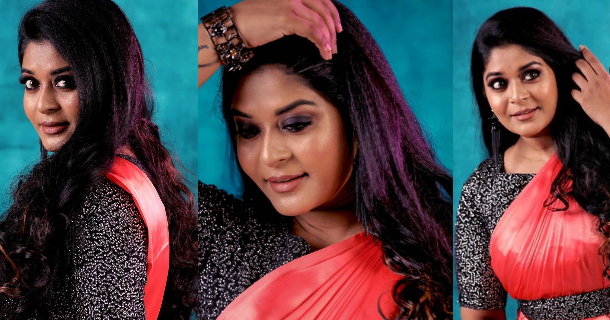 Serial actress neeba hot photos in lengthy gown