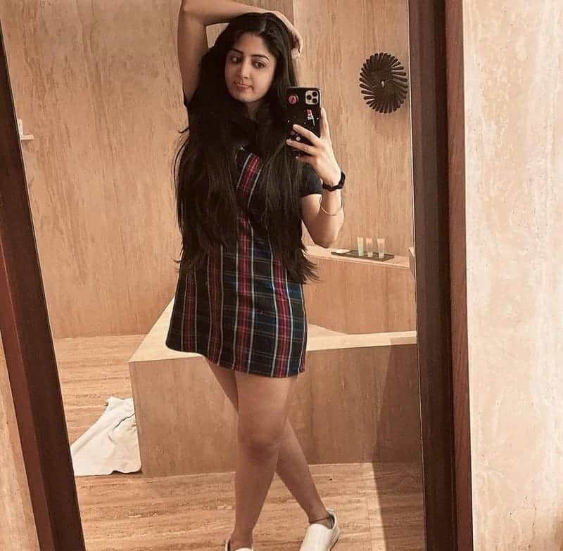 Actress poonam kaur hot photos in short dress with different expressions