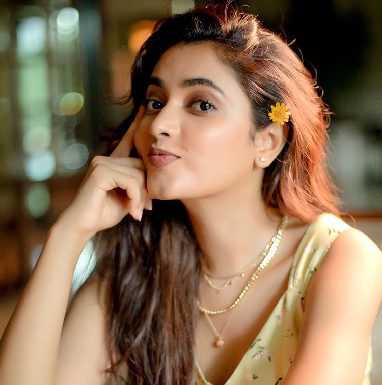 Actress priyanka mohan hot photos goes viral on social media