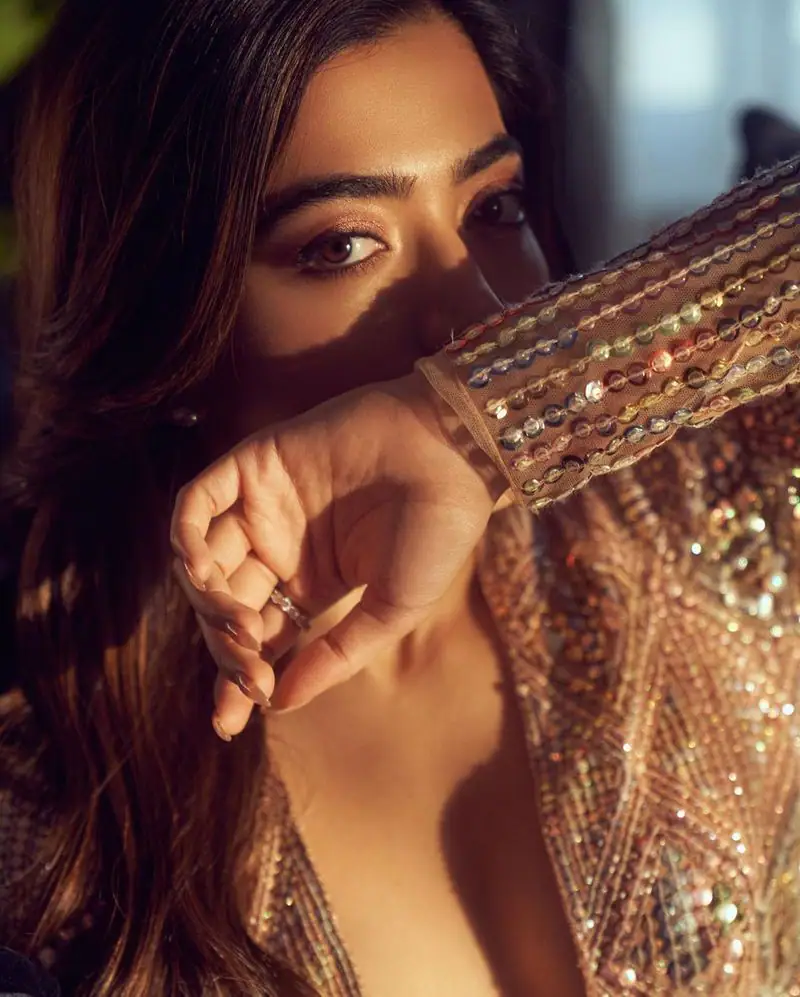 Actress rashmika mandanna hot and glamour latest photoshoot