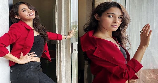 Actress andrea jermiah hot photos in traditional dress