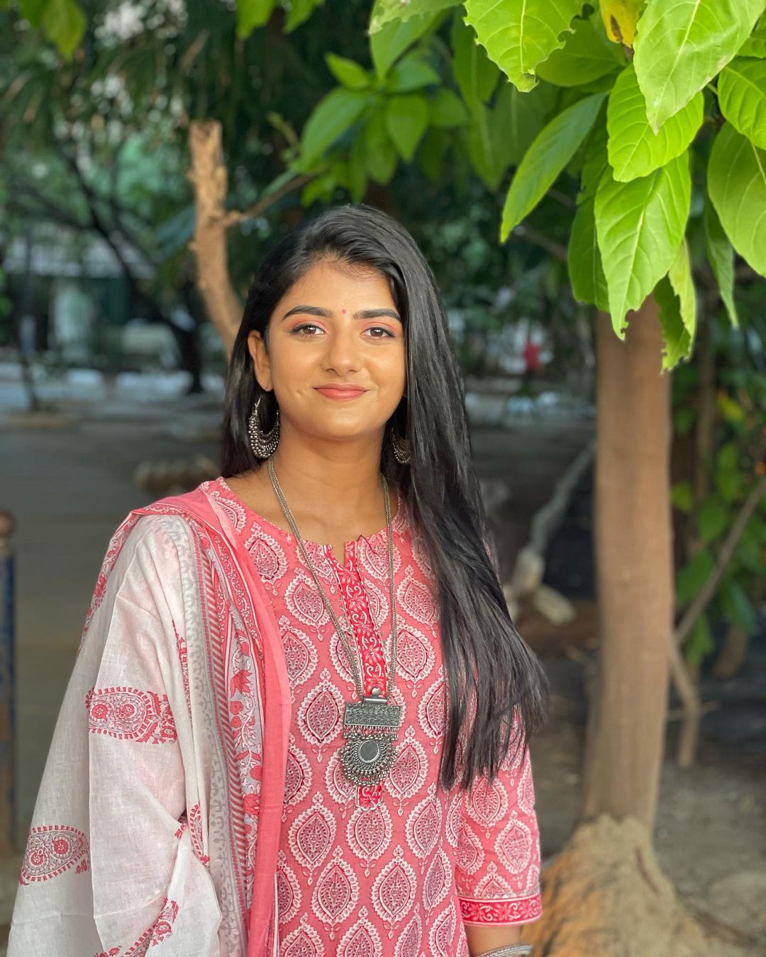 Actress gabriella charlton hot photos in chudithar viral