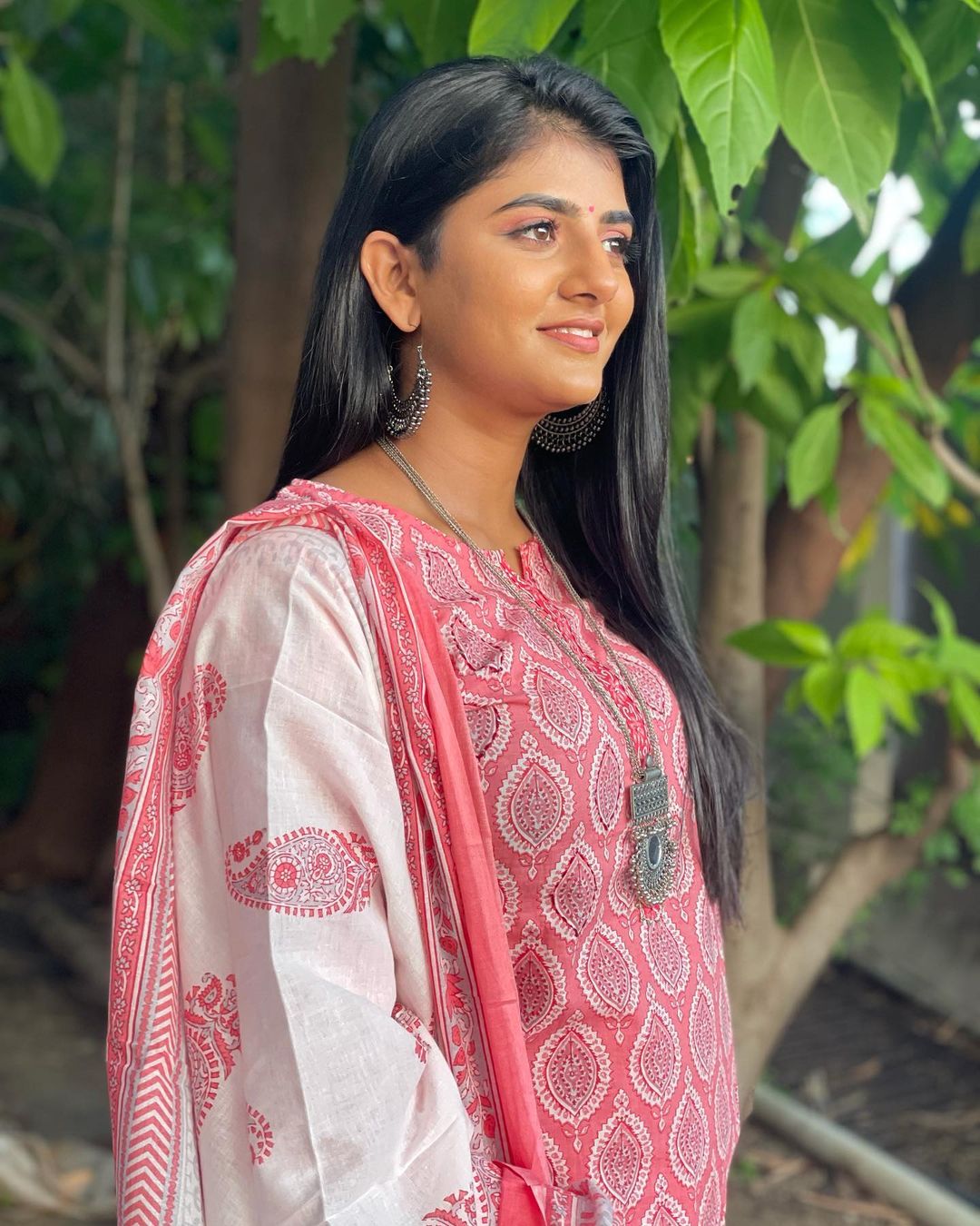 Actress gabriella charlton hot photos in chudithar viral