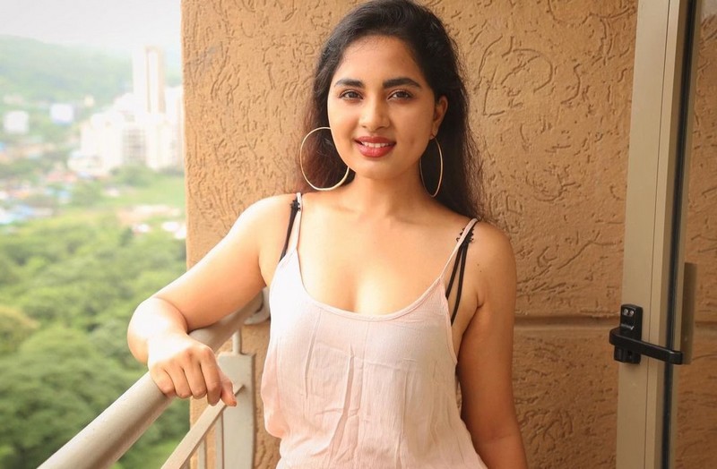 Actress srushti dange hot latest photos viral on social media