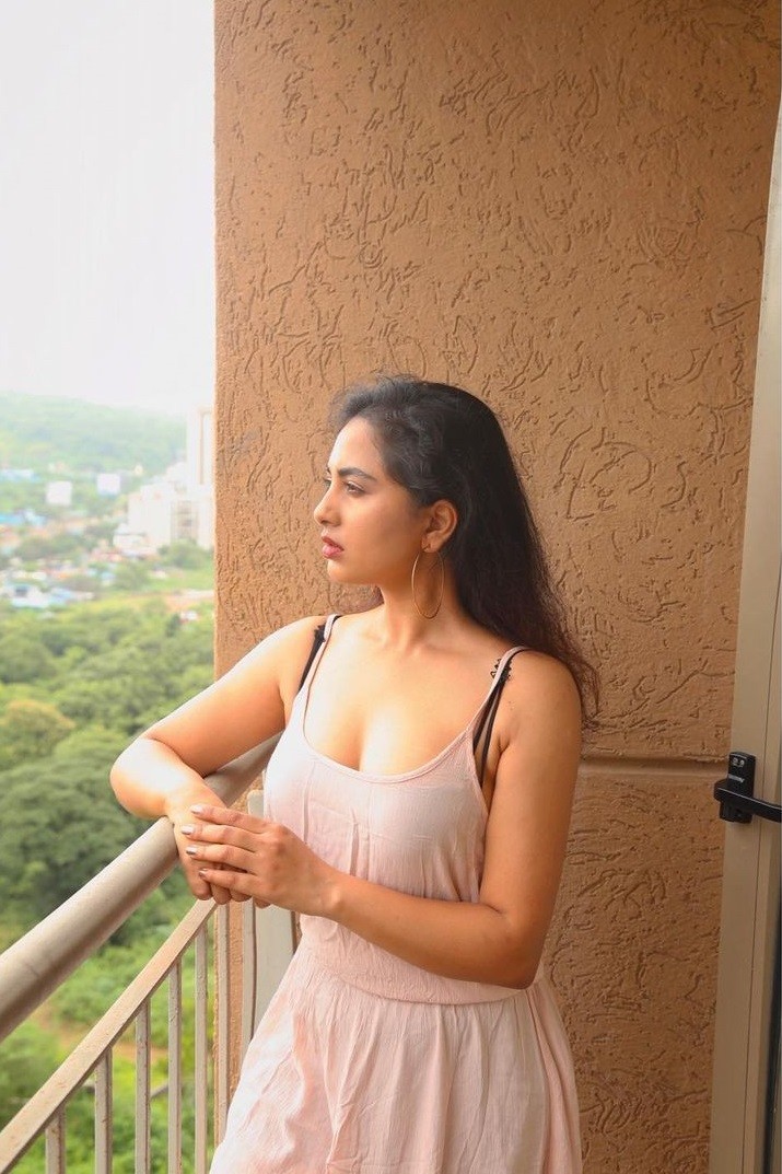 Actress srushti dange hot latest photos viral on social media