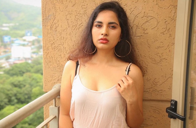Actress srushti dange hot latest photos viral on social media