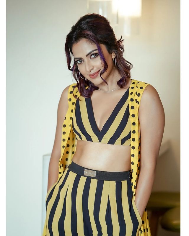 Actress amala paul hot and glamour latest photos