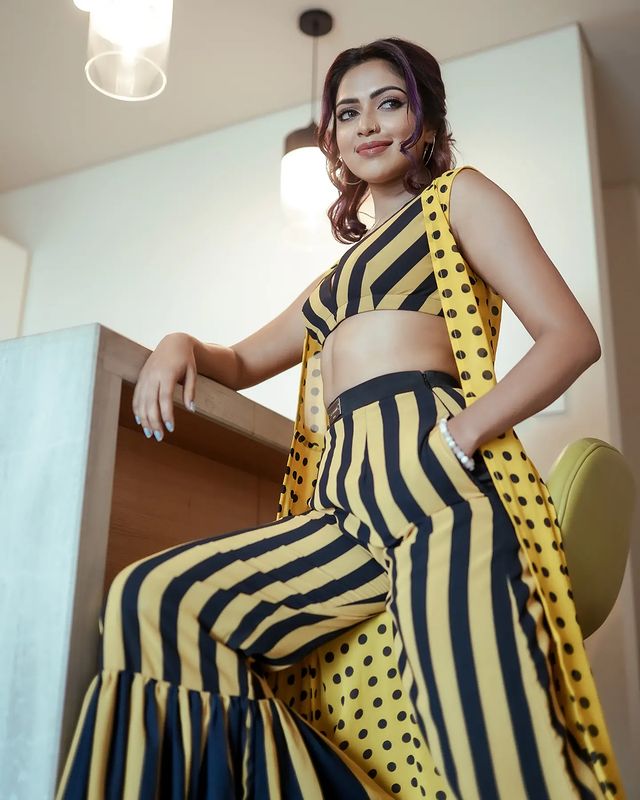 Actress amala paul hot and glamour latest photos