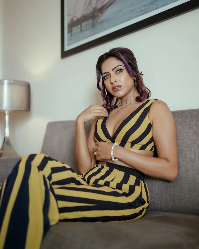 Actress amala paul hot and glamour latest photos