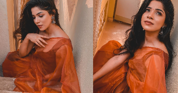 Actress divyabharathi hot photos in single short top goes viral