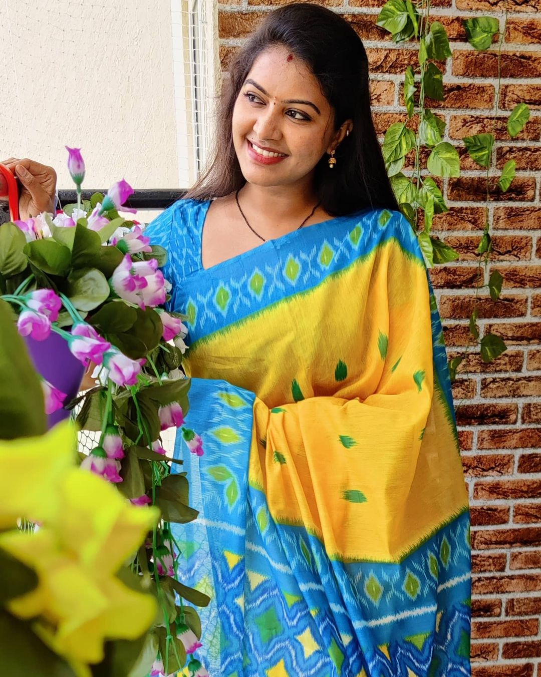 Actress rachitha mahalakshmi hot photos getting views and likes on insta