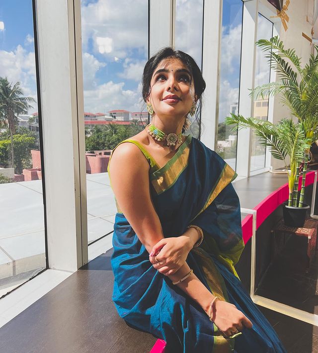 Actress pavithra lakshmi hot photos in traditional dress