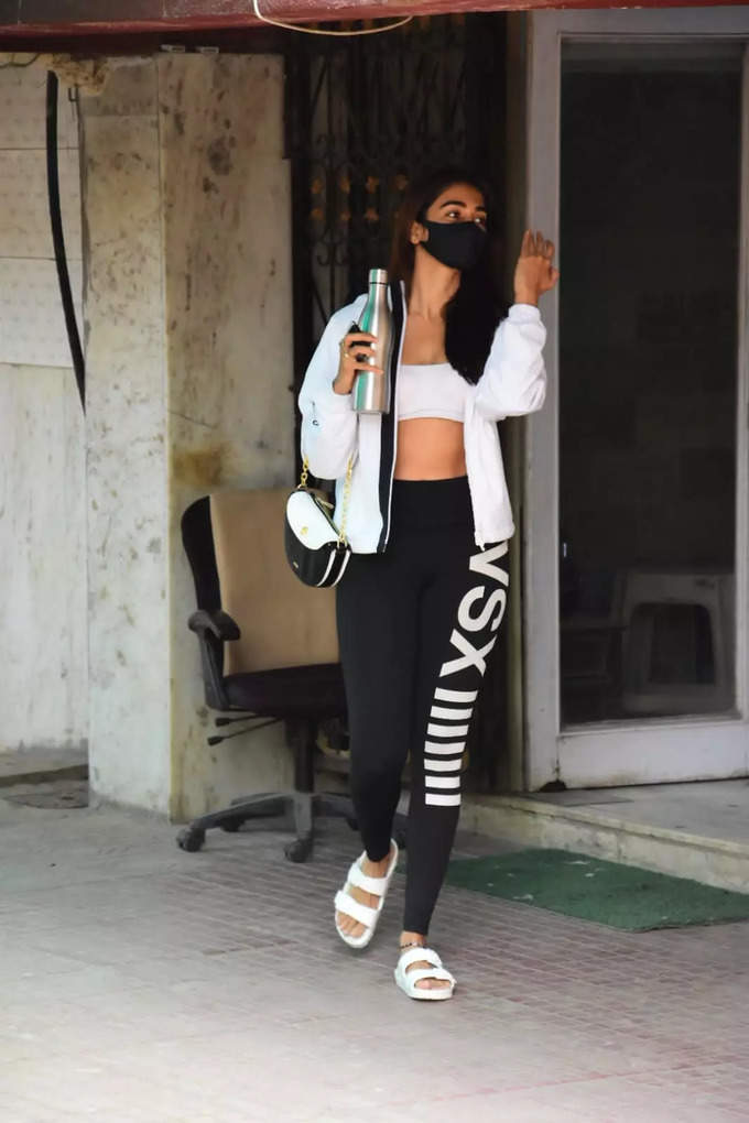 Actress pooja hedge hot photos recent photoshoot