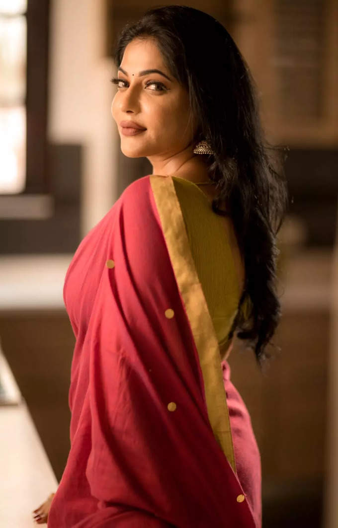 Actress reshma pasupuleti hot and glamour photos viral on internet