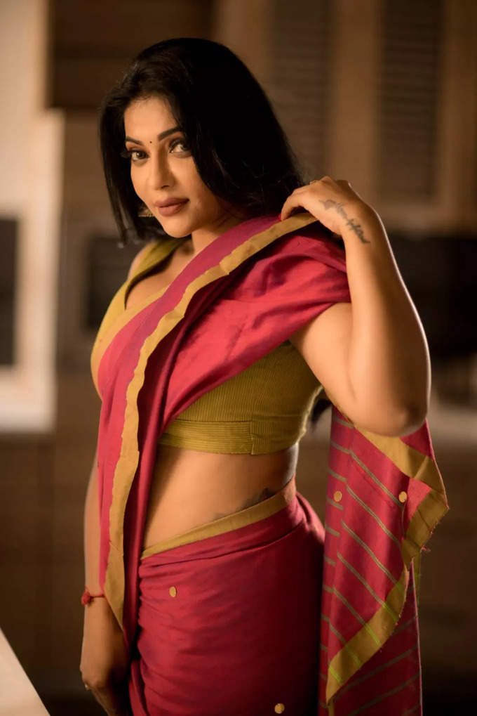 Actress reshma pasupuleti hot and glamour photos viral on internet