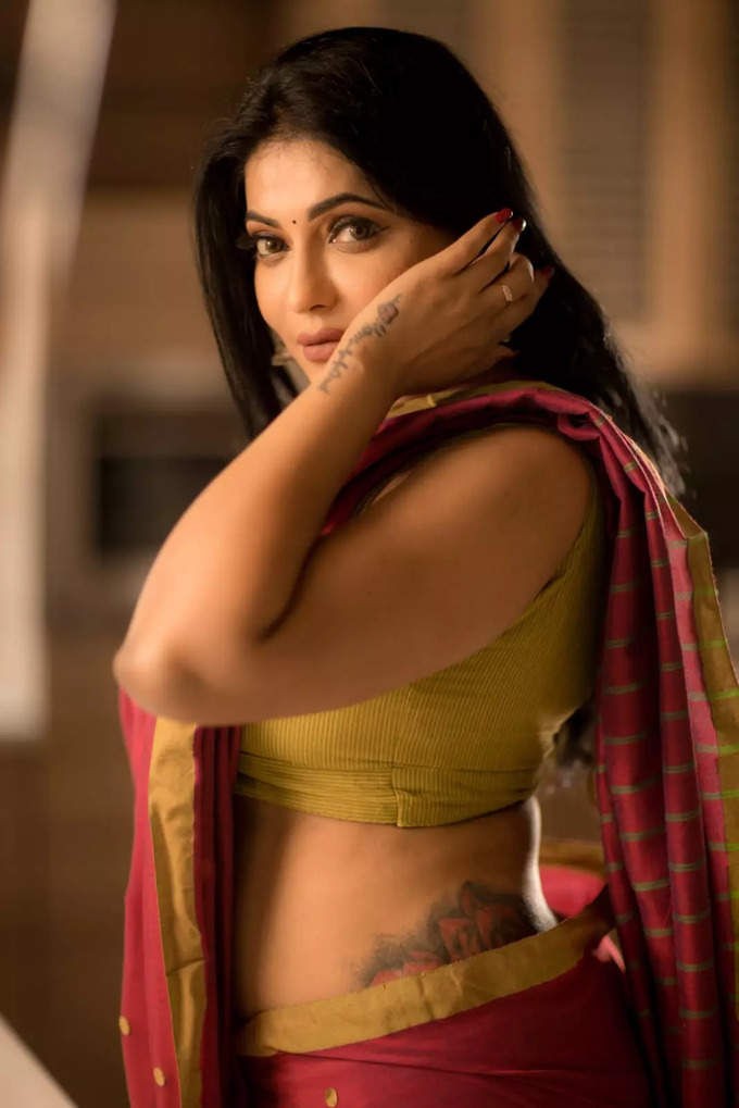 Actress reshma pasupuleti hot and glamour photos viral on internet