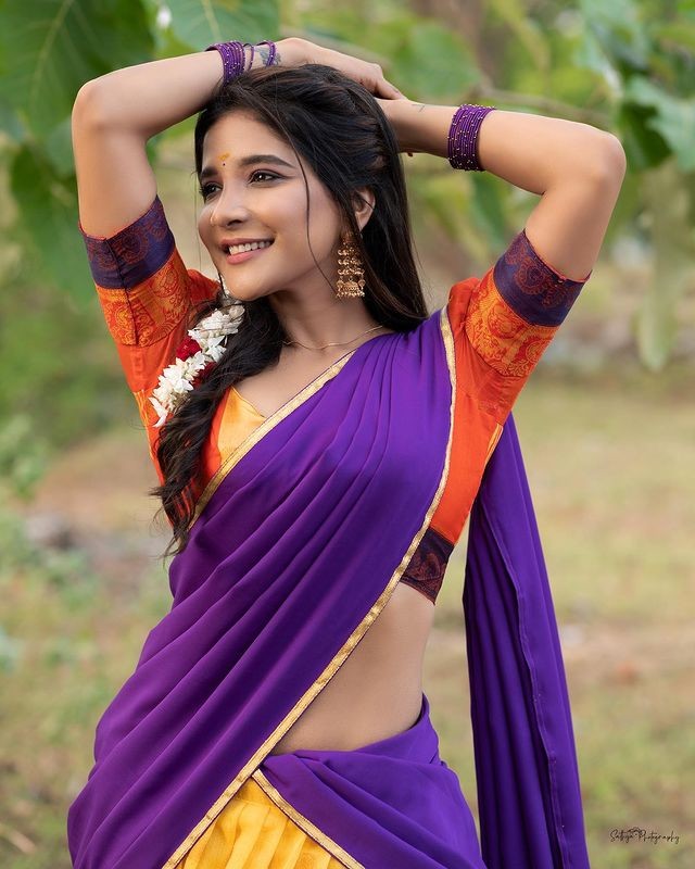 Actress sakshi agarwal hot photos in half saree goes viral on social media