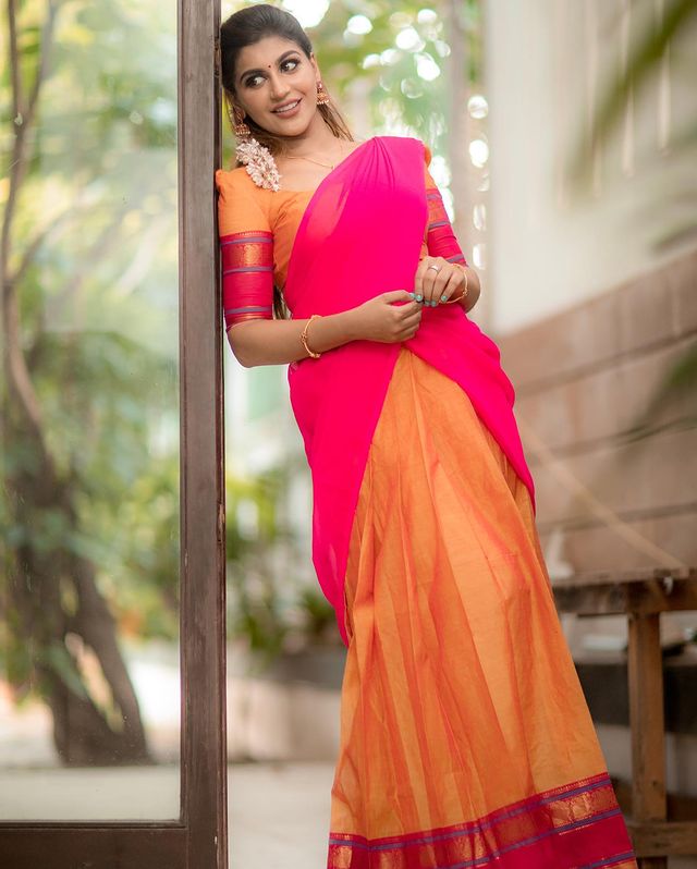 Actress yashika anandh hot photos in half saree goes viral