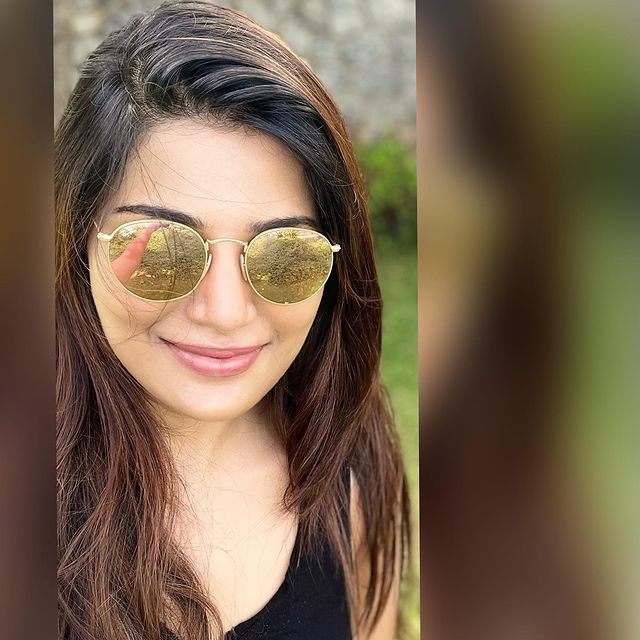 Actress aathmika hot photos in short trouser and tight tops