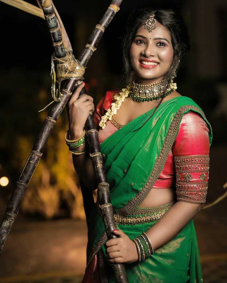 Actress divya duraisamy hot photos in half saree traditional look